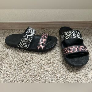 Crocs Unisex Classic Animal Remix Two-Strap Slide Sandals Women's 10 Men's 8 Blk